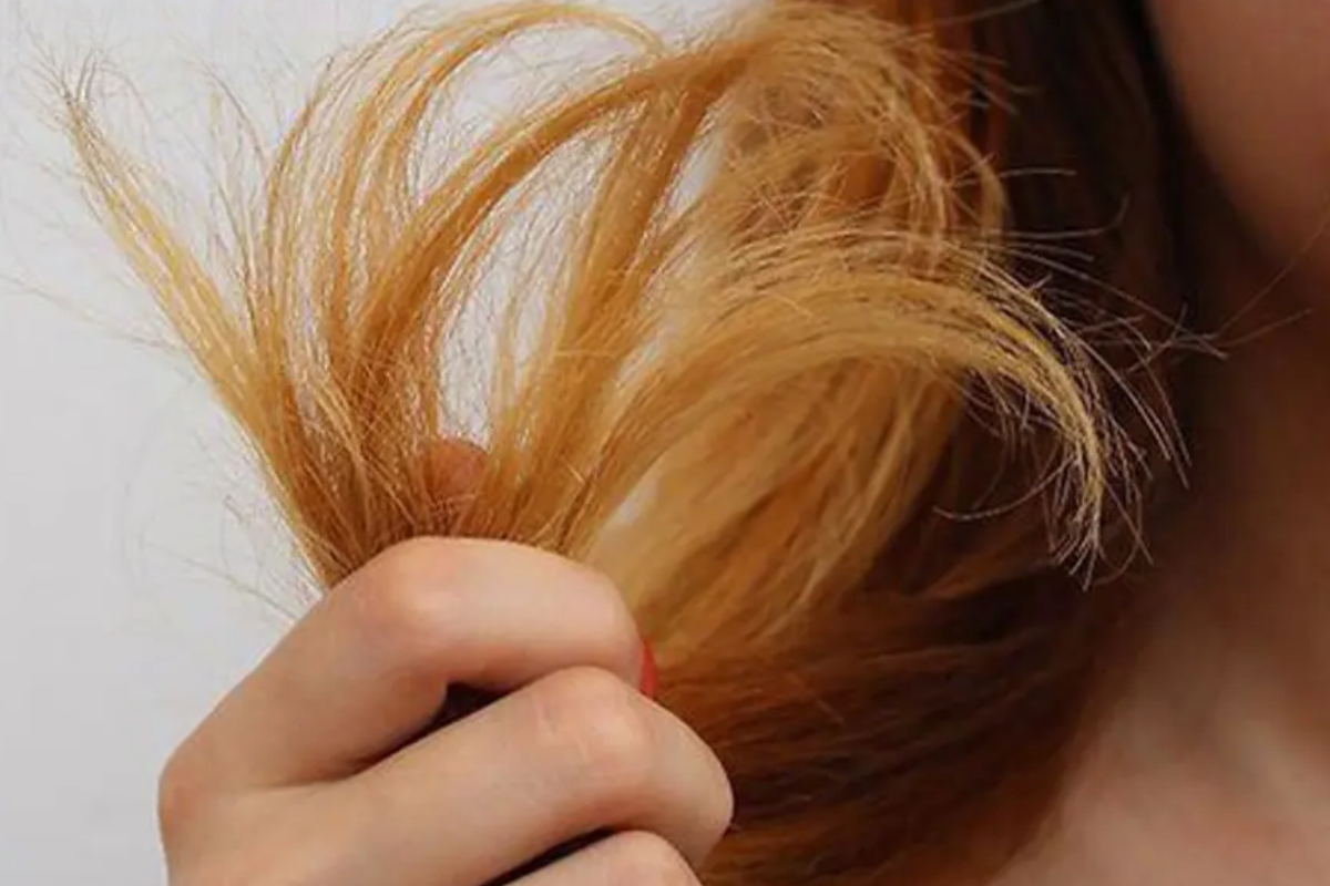 Tóc duỗi dễ khô và gãy rụng nếu không được chăm sóc đúng cách